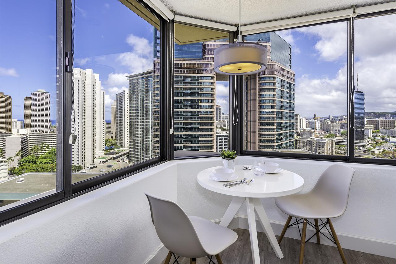 Hawaiian Monarch Modern 24th Floor Apartment Honolulu